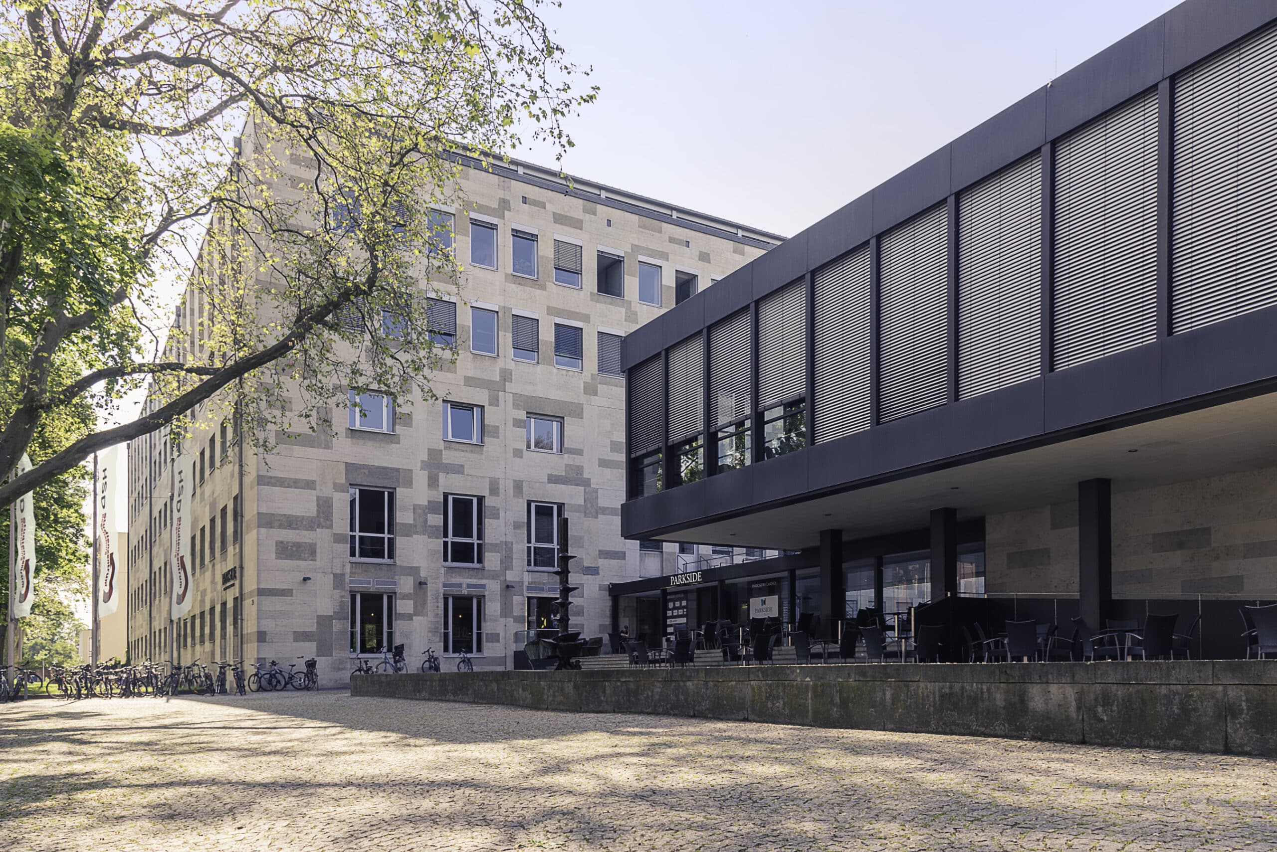 Die HSD Hochschule Döpfer ist in der Prüfeningerstr. 20 im Parkside-Gebäude zu finden.