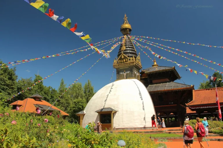 Schifffahrt zum Nepal-Himalaya-Pavillon