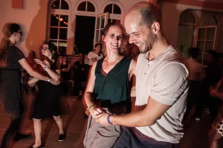 Lindy Hop Starter-Kit: Dein Einstieg in die Welt des Swing